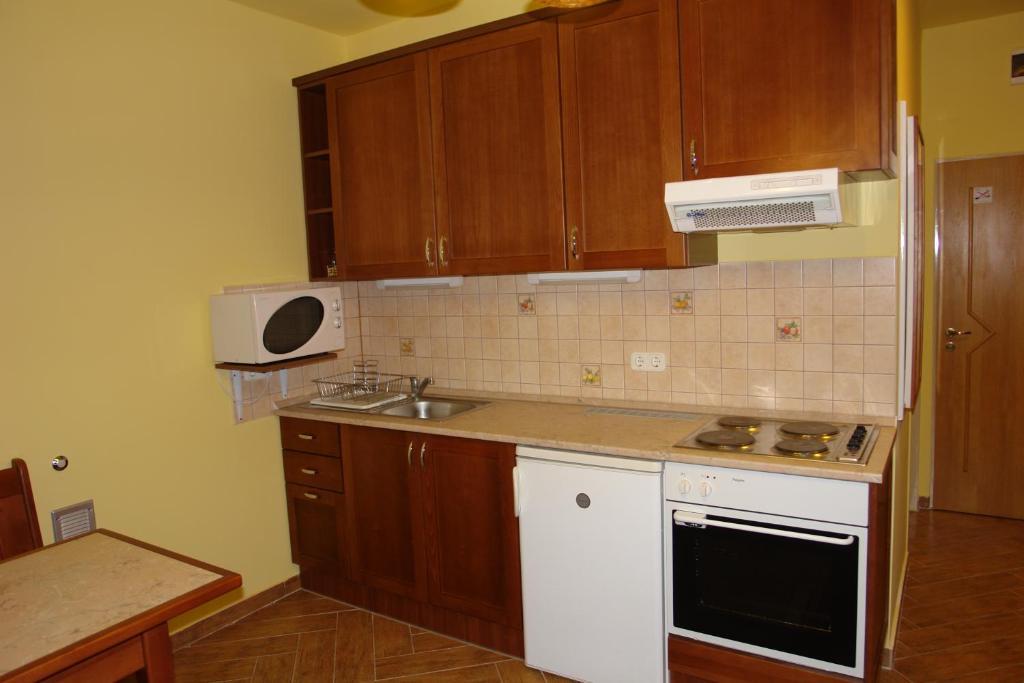 Holdlux Apartmanok Sárvár Rom bilde